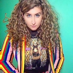 Meet your Posher, Lea